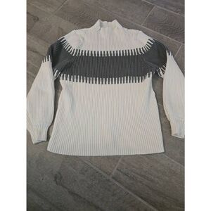 Women's Miracle Sweater Ivory and Sage‎ Green Size XS/S